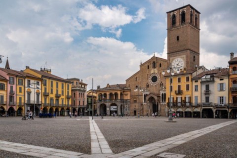 Centro urbano di Lodi e zona attività ristorazione