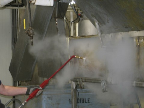 Pulizia a vapore cappa cucina industriale